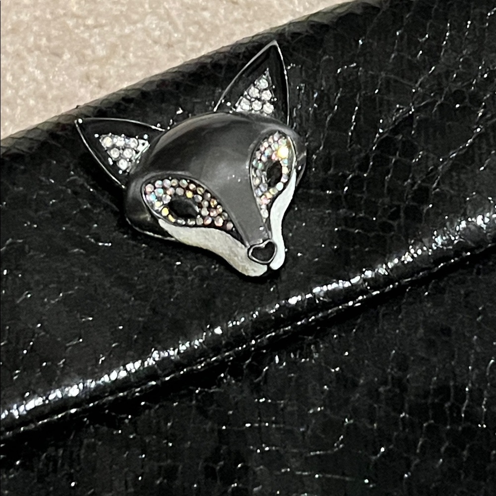 Betsey Johnson Black Slither And Shine Crossbody Faux Snakeskin Wolf Purse NWOT - Picture 3 of 8